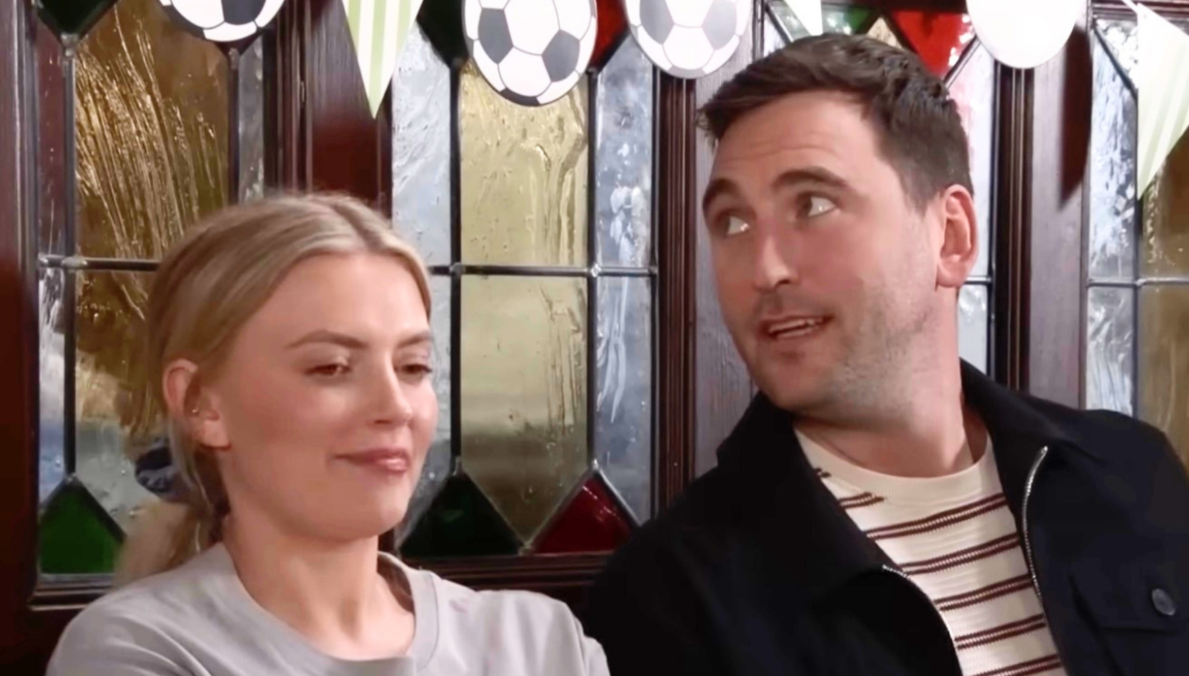 Coronation Street's Bethany and Kit in the pub